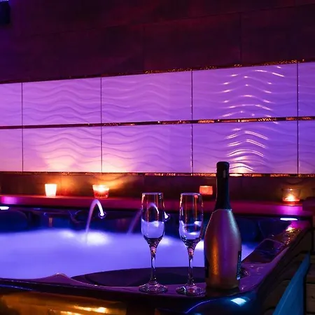 4k Jacuzzi Apartment *