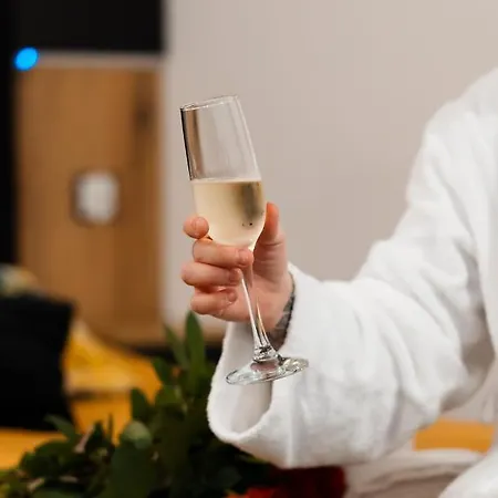 4k Jacuzzi Apartment *