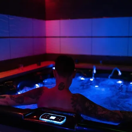 4k Jacuzzi Apartment